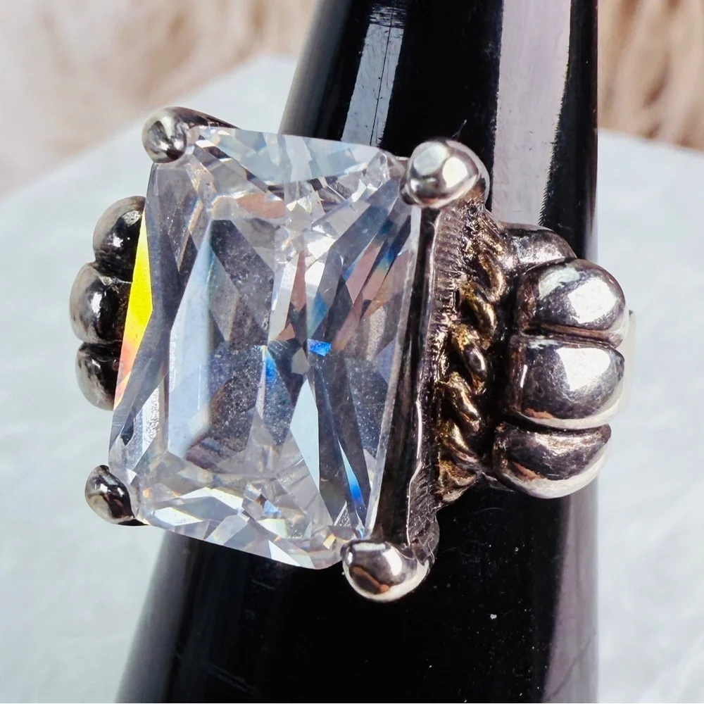 Gorgeous vintage Silvertone bling, size 6 3/4 ring